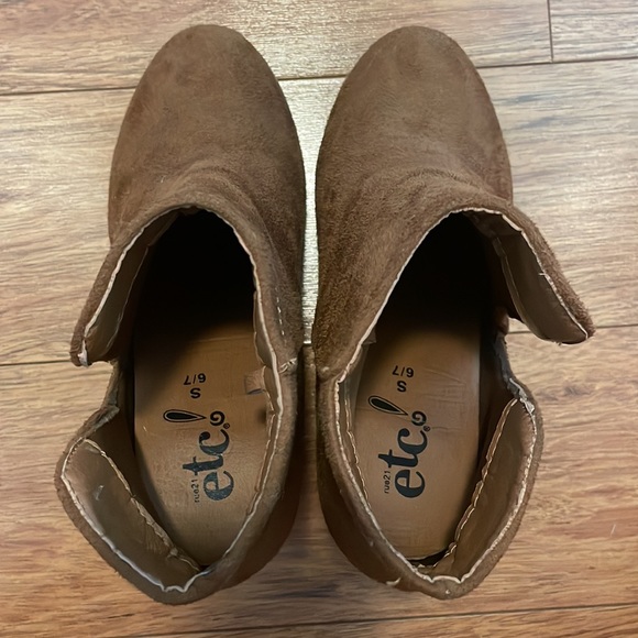Rue 21 small brown suede ankle booties - Picture 4 of 4